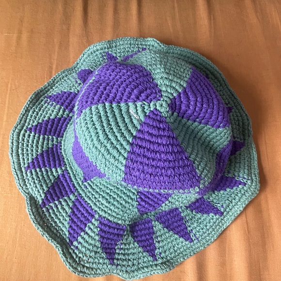 Susmies hat - Picture 3 of 7